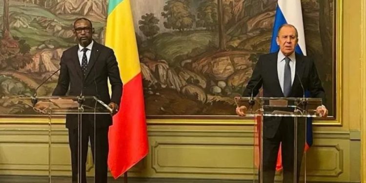 Tensions diplomatiques entre la France et la Russie : Le Mali au cœur d’une nouvelle guerre froide ?