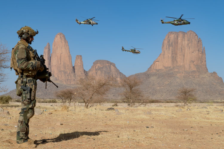 Sahel : vers une délocalisation des forces françaises ?