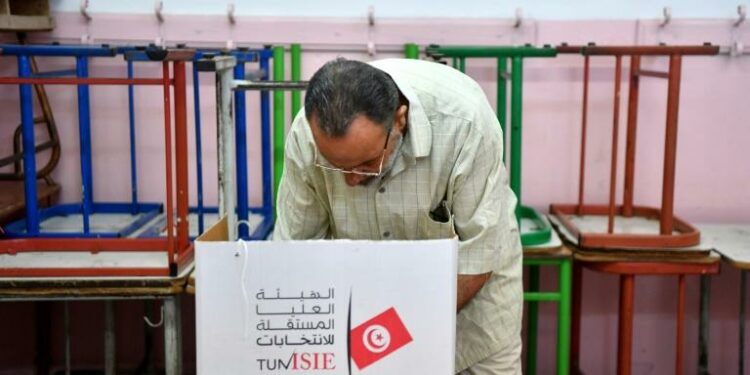 Tunisie : vers un régime « hyper présidentialiste » ?
