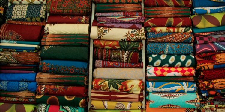 Mali : la création de richesses par le textile menacée par les importations