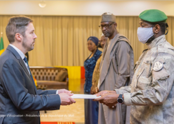 MAL : HUIT NOUVEAUX AMBASSADEURS ACCRÉDITÉS PAR LE PRÉSIDENT