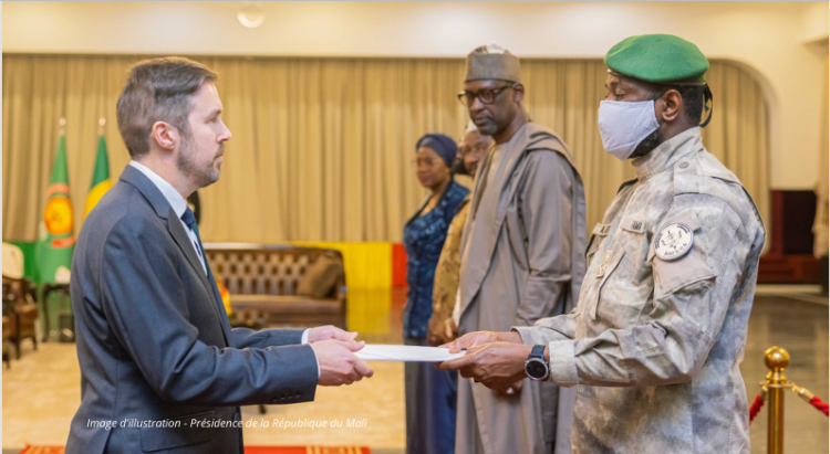 MAL : HUIT NOUVEAUX AMBASSADEURS ACCRÉDITÉS PAR LE PRÉSIDENT