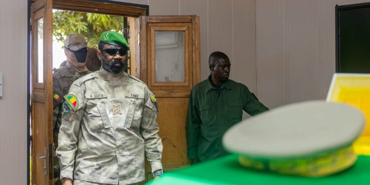 Mali : Assimi Goïta prend personnellement en main la Défense nationale