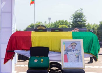 Paroles de deuil, actes de pouvoir : Les oraisons funèbres du Général Sadio Camara, entre mémoire nationale et stratégie d’État