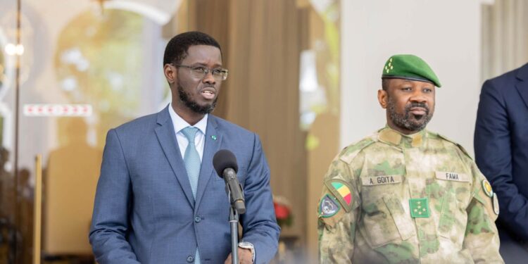 Bamako : Bassirou Diomaye Faye et Assimi Goïta s&rsquo;accordent sur l&rsquo;urgence d&rsquo;une réponse collective face au terrorisme